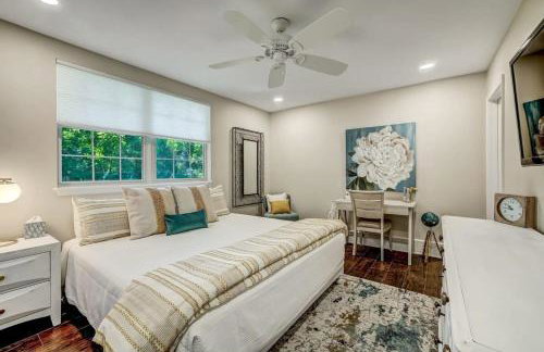 Cozy Riverside Villa - Walkable to Bars & Restaurants - Foto 2