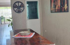 Casa Familiar em ótima Localização - Foto 6