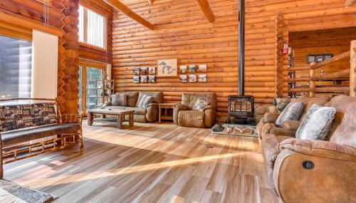 Magical Metamora Cottage with Fire Pit, Pond, Deck! - Foto 4