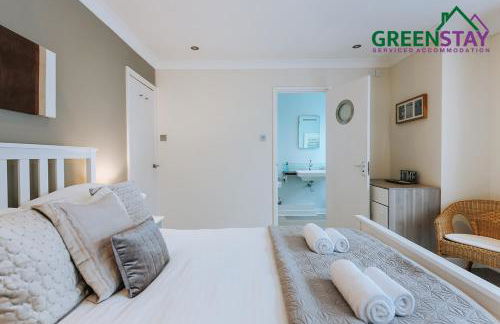 "The Penthouse Newquay" by Greenstay Serviced Accommodation - Spacious 3 Bed 3 Bath Apt with Sea Views, Sun Terrace & Private Parking - Perfect For Families, Small Groups & Business Travellers - 5 Mins To Beaches, Shops & Restaurants - Dog Friendly - Foto 50