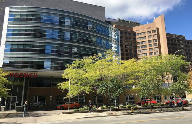 Spacious Furnished Apartment Sleeps 4, 2 Tvs, Walkout Balcony, Parking Available - Foto 26