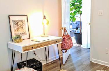 RARE Downtown Matthews walk 2 shops restauraunts hike CLT 2 Bedroom not 3br - Foto 18