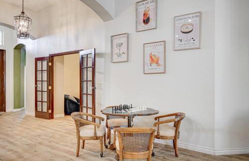 Luxury 6 BR Home Large Pool & Spa with Grassy Yard - Photo 49