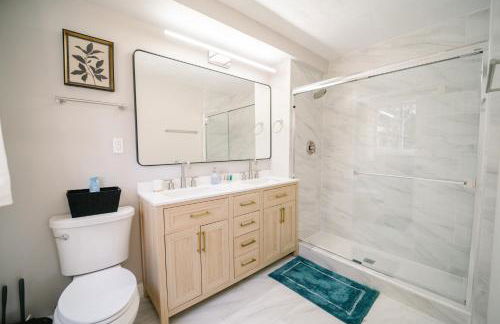 Spacious 10BR 5BA Free Parking Minutes to DC with Pool - Foto 37