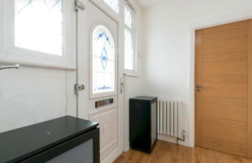 4 Bed house Parking 5 mins Sidcup Station - Pass the Keys - Foto 44