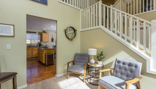 Wildflower Getaway HALF acre yard firepit hot tub bikes Dogs OK - Foto 5