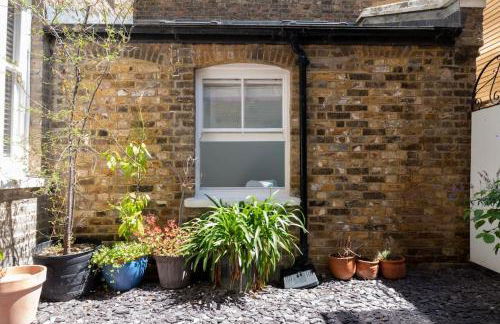 Warm Beachfront Getaway with Winter Ocean Views & Parking - Foto 6