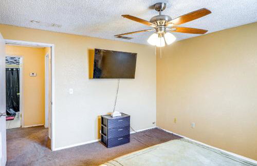 Patio and Mtn Views Family Gem in California City - Foto 13