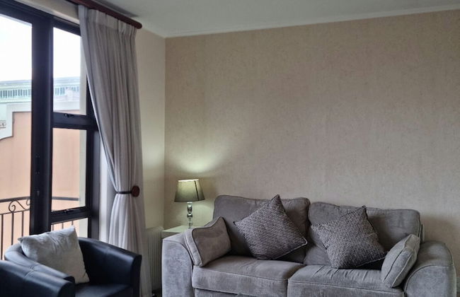 The Island Club by Smart City Stays - Photo 28