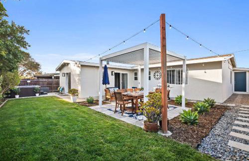 Family Oasis with Hot Tub and Dedicated Workspace - Foto 34
