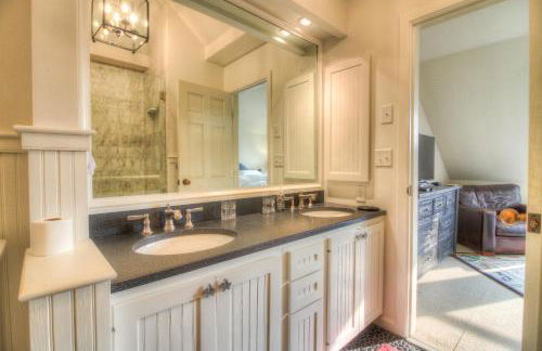 Stratton Mountain Condo with a Hot Tub! Sleeps 12! - Photo 30