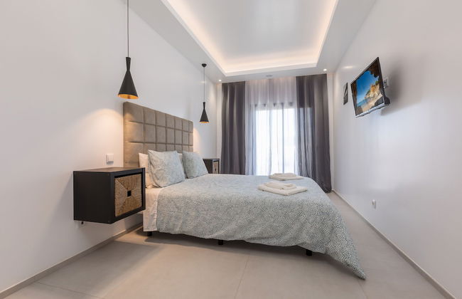 Correeira Luxury Residence T2 B - Albufeira, Pools, Wifi, Bbq, Beach - Photo 2