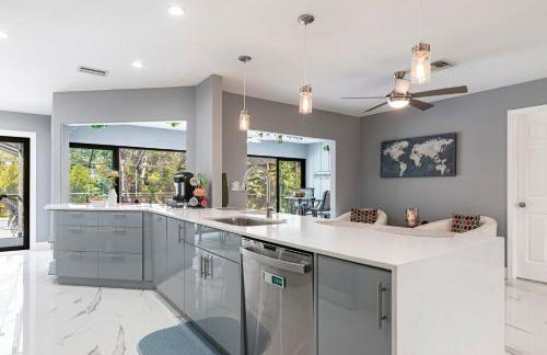 3BR With HUGE 2k sq ft Lanai & Seasonally Heated Pool - Foto 24