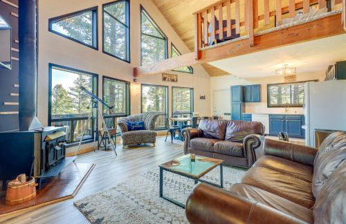 Stylish Angel Fire Cabin with Deck - 2 Mi to Ski Mtn - Foto 1