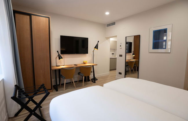 Prisma Suites - Photo 39