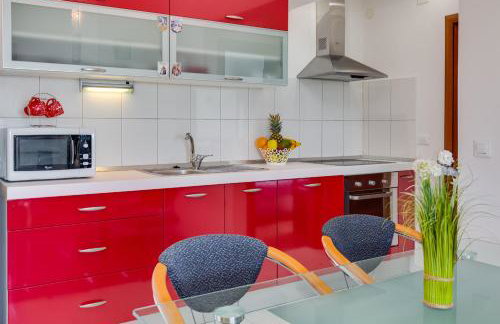 Apartman Strmota s bazenom i jakuzijem - Foto 33