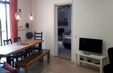 Beautiful Apartment on Las Ramblas with Port views - Photo 18