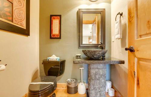 Indoor Entertainment Forested Sunriver Retreat! - Foto 14