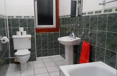 4 Bed Apartment, Paisley - Near GLA Airport - Foto 9