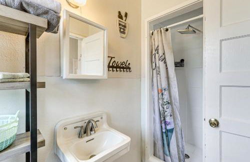 2 Mi to Main Street! Cozy Winfield Launchpad - Foto 17