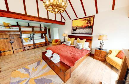 The Eagle's Nest - large house with hot tub and sauna - Foto 38