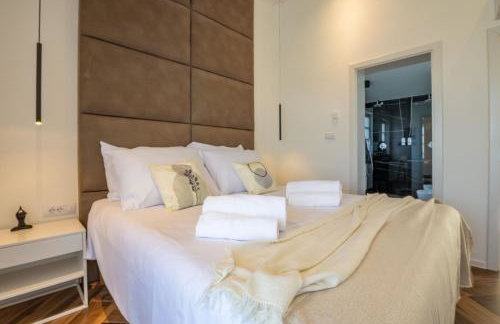 Villa Fiora, a beautiful and modern villa with a pool - Foto 17