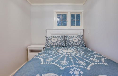 Peaceful Saint Germain Home with Fire Pit! - Photo 18