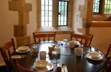 Charney Manor - Photo 15