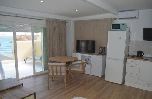 Espectacular Suite Privada a pie de playa y mar en CHALET ROQUETES - Foto 52