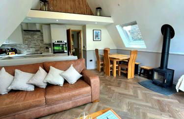 Bonnie Lodge-Lochside Location with Hot Tub - Photo 5