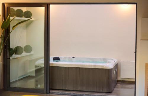 Ma Maison No9 Downtown Villa,Jacuzzi,5bdrs,Parking - Foto 29