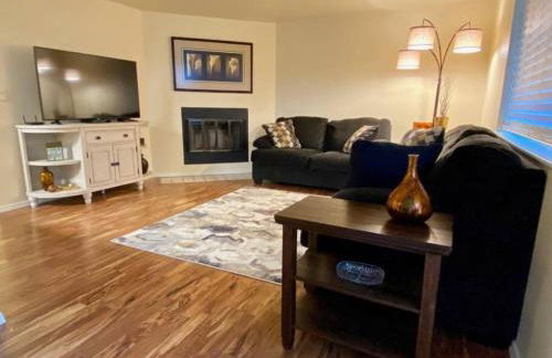 Hidden Gem in SE Boise with hot tub and wood burning fireplace - Foto 14