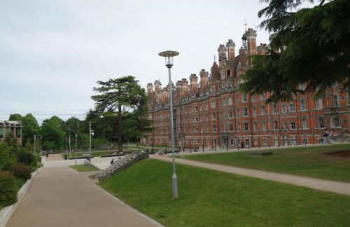 NEW Cosy 2 Bedroom Flat - Englefield Green - Foto 19