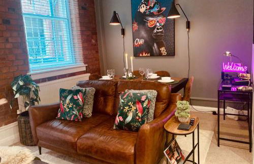 The Fifth Quarters, Grade II Listed Apartment, The Lace Market, NG1, City Centre, Nottingham, Sleeps 4 - Photo 12