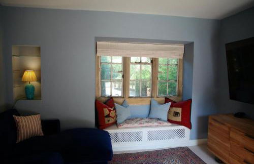 Spacious Cotswold Home for Groups, Country Escape - Photo 11