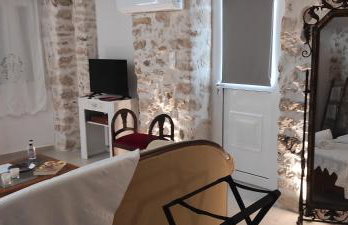 Ξενώνας "Alexandra's Coffee House" - Foto 28