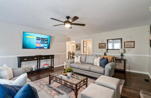 Decked Out Spacious 3BR Near Pine Mountain Trail W - Foto 2