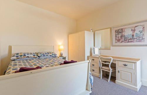 Spacious 3BR House -Sleeps 7 - Contractor Friendly - Foto 4