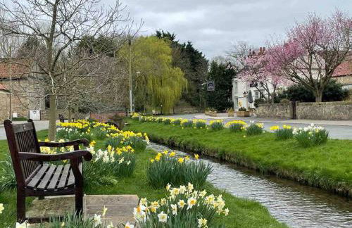 The Old Telephone Exchange - surrounded by fields! - Photo 22