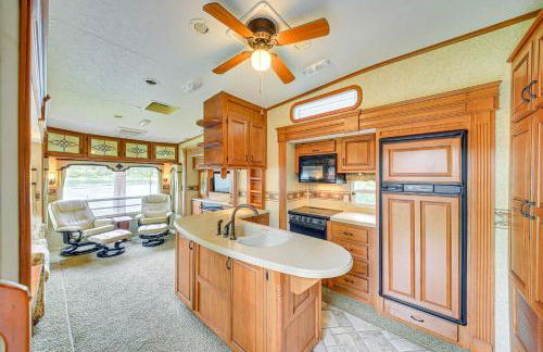 Family Fun on Ruby Creek Cusick Hideaway with Dock - Foto 15