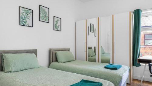 Modern 2 Bedroom House with 2 Ensuite and Free Parking - Foto 2