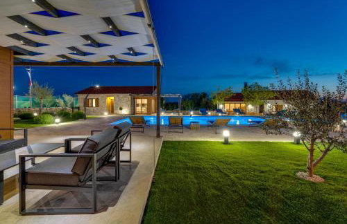 Promina luxury villa with 72sqm Heated Pool, Jacuzzi, Infrared Sauna, Tennis court, Media room - Foto 41