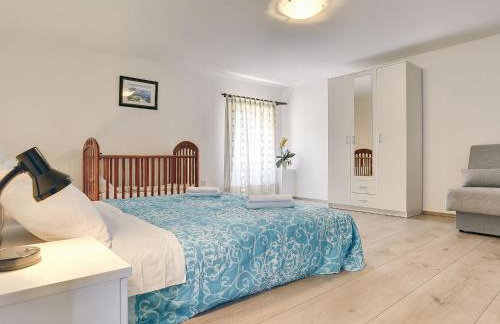 Apartment With Modern Decor and Spacious Garden, 3 km From the Beach - Foto 24