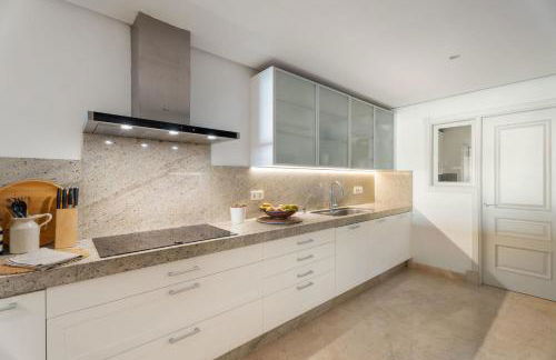 Exclusive 1 line Beach Apartment in Marbella with Panoramic Views - Foto 14