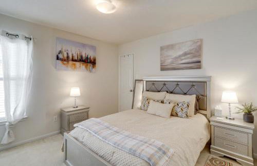 Lake-View Home with Pool Access in Legends Ranch! - Foto 25