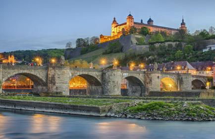 Wohnen am Main - gemütlicher Altbau, zentral - Foto 24