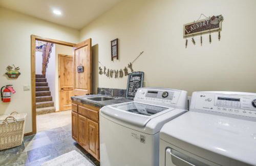 4 Mi to Snow Summit Cabin with Mtn Views and Decks - Foto 28