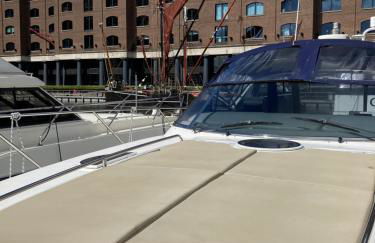 Entire Boat at St Katherine Docks 2 Available select using room options - Photo 40