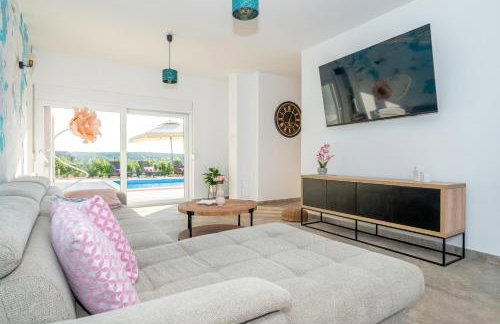 Villa Roza s privatnim grijanim bazenom i jacuzzijem - Foto 45