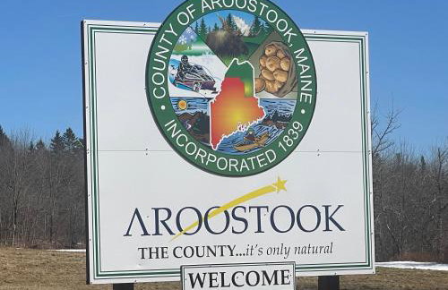 All Season Fun and Cozy Home in Island Falls, ME - Foto 15